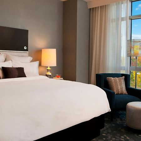 Renaissance Arlington Capital View Hotel Værelse billede